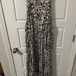 Torrid Black and Cream Floral Maxi Dress